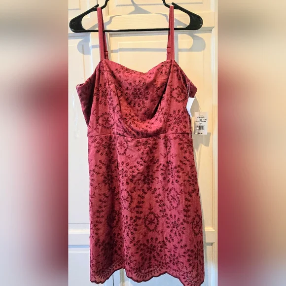 Von Maur Size L Chic Dusty Pink Embroidered Dress, NWT - Picture 3 of 6